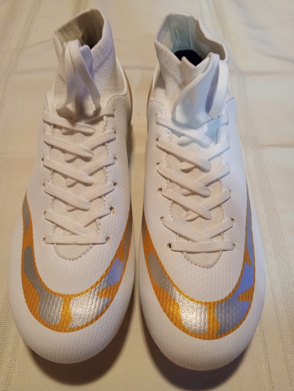 CLEATS White Athletic New DAOQUAN with Gold & Silver Accents Size M8 or W9.5